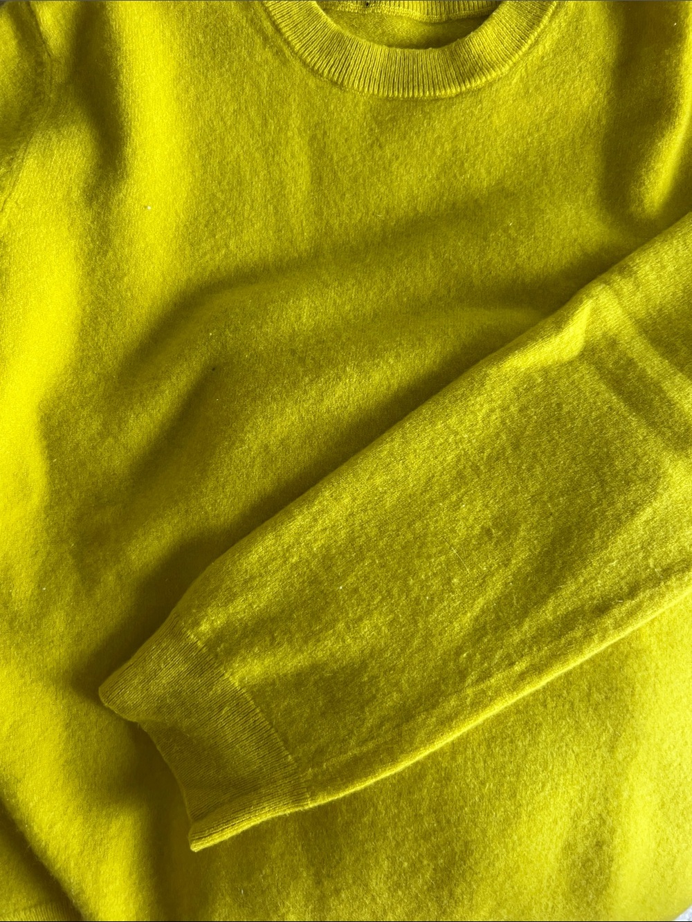 A.P.C. Vibrant Yellow Crewneck Sweater - Picture 3 of 4
